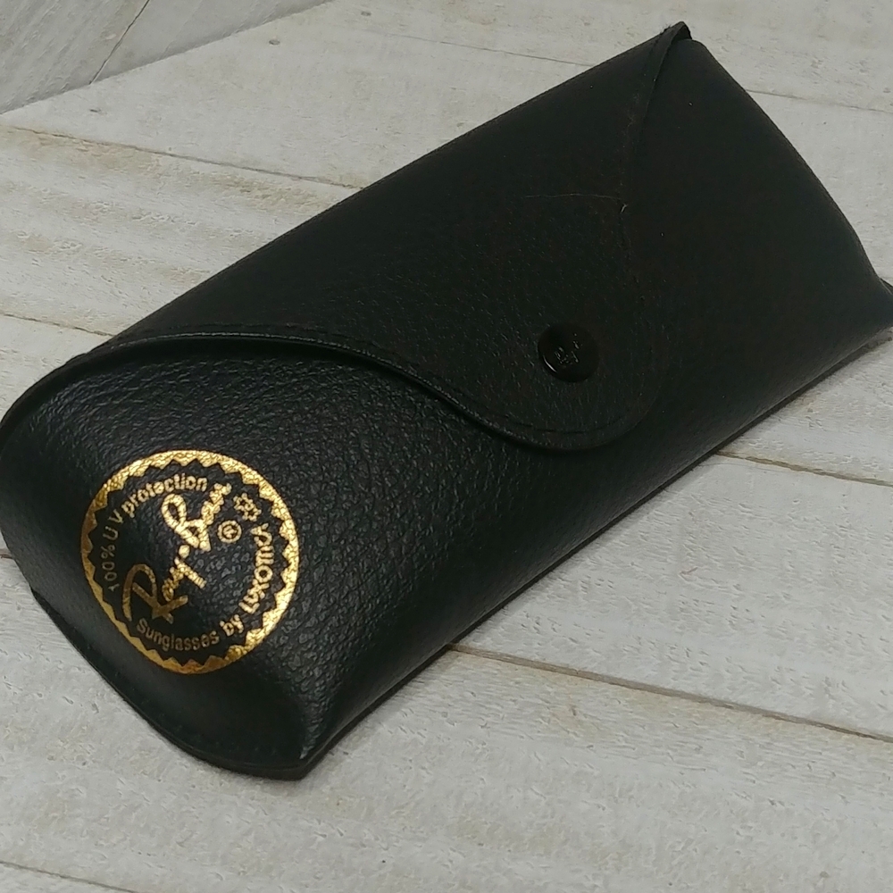 Ray-Ban Vintage Black Glasses Case with Gold Logo and Black Velvet Inte…